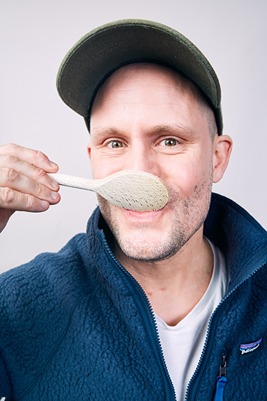 Bilde av Christian som smiler så pent hen kan