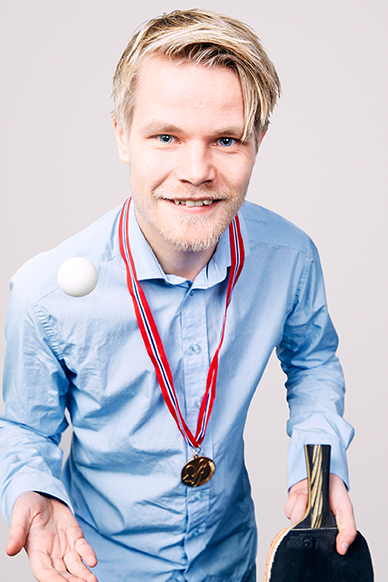 Bilde av Hogne som smiler så pent hen kan