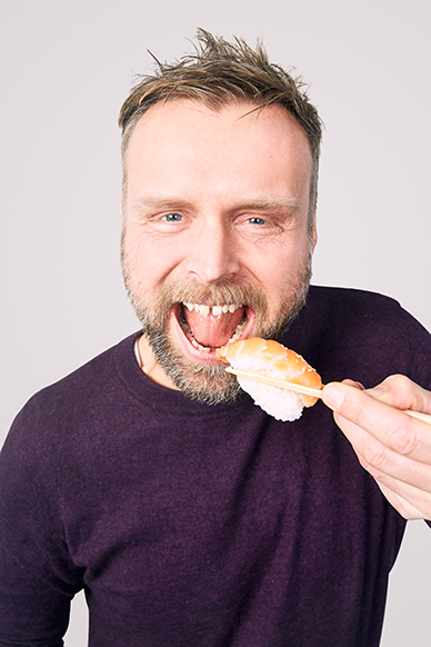 Bilde av Ole som smiler så pent hen kan